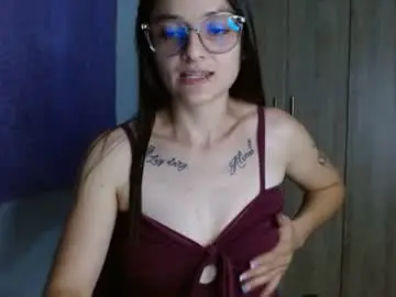 Chaturbate Watch Live Sex Cams of lilcoralinne_0