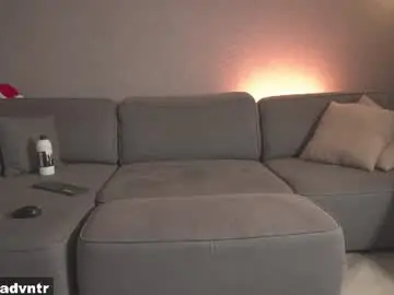 Chaturbate Live Sex Cam of rus_adventure