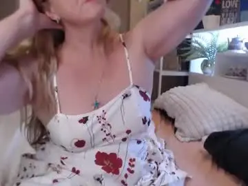 Chaturbate Live Sex Cam of total_aussie_milfs