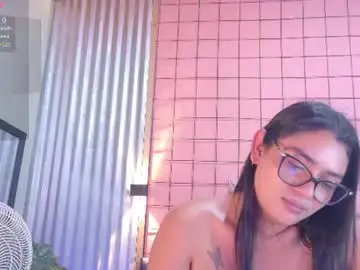 Chaturbate Free Porn Cam of mensia_hernandez