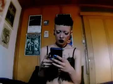 Chaturbate Live Sex Cam of plutonbluemoon_999