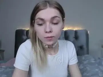 Chaturbate Free Live Porn of blondy_fina