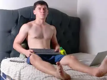 Chaturbate Live Sex Cam of harry_brown2324