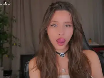 Chaturbate Live Sex Cam of falinecrosthwaite