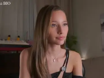 Chaturbate Adult Video Chat of falinecrosthwaite
