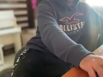 Chaturbate Live Sex Cam of martincito22xl