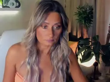 Chaturbate Adult Webcams of sarahholly