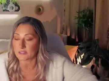 Chaturbate Best live sex cam show of sarahholly
