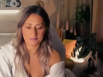Chaturbate Live Sex Cam of sarahholly