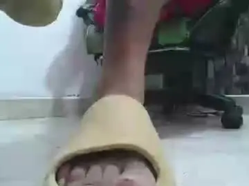Chaturbate Free Porn Cam of srfindomfeet_