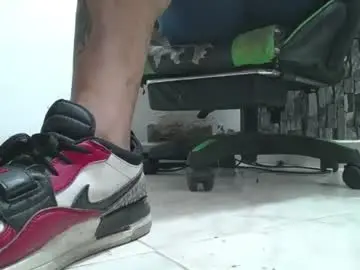 Chaturbate Best live sex cam show of srfindomfeet_