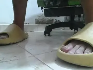 Chaturbate Watch Live Sex Cams of srfindomfeet_