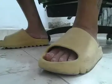 Chaturbate Free Porn Cam of srfindomfeet_