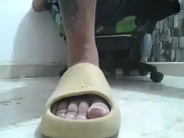 Chaturbate Private Sex Chat of srfindomfeet_