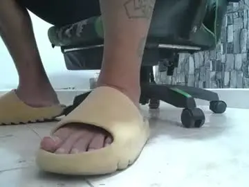 Chaturbate Sex Cam of srfindomfeet_