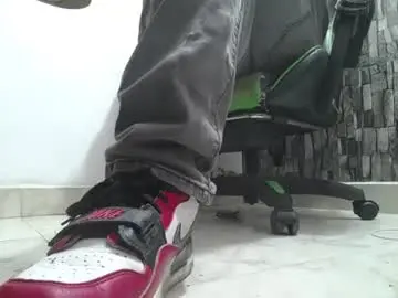 Chaturbate Free Porn Cam of srfindomfeet_