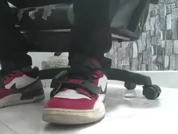 Chaturbate Free Porn Cam of srfindomfeet_