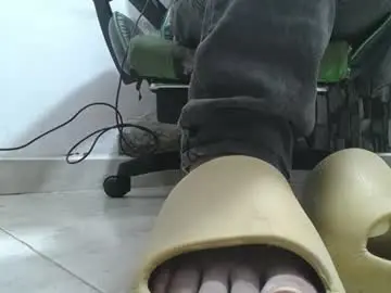 Chaturbate Live Porn of srfindomfeet_