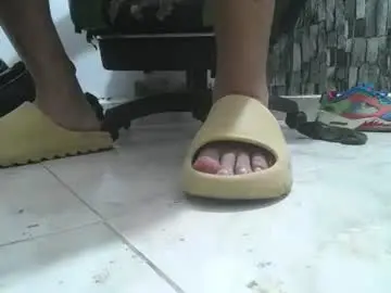 Chaturbate Best live sex cam show of srfindomfeet_