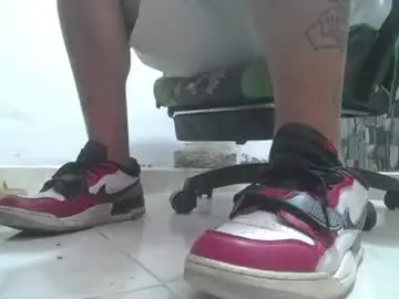 Chaturbate Live Sex of srfindomfeet_