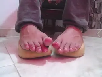 Chaturbate Best live sex cam show of srfindomfeet_