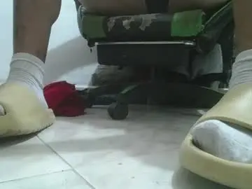 Chaturbate Nude Webcam of srfindomfeet_