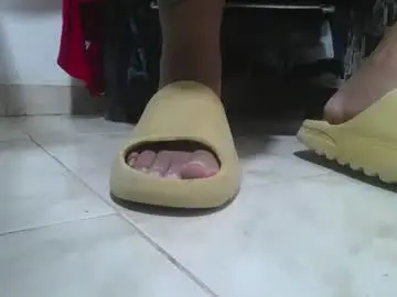 Chaturbate Live Porn of srfindomfeet_