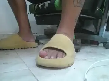 Chaturbate Best live sex cam show of srfindomfeet_