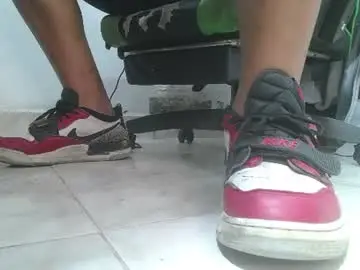 Chaturbate Live Porn of srfindomfeet_