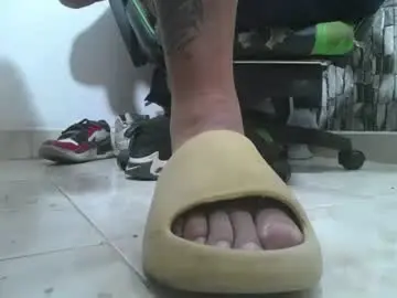 Chaturbate Best live sex cam show of srfindomfeet_