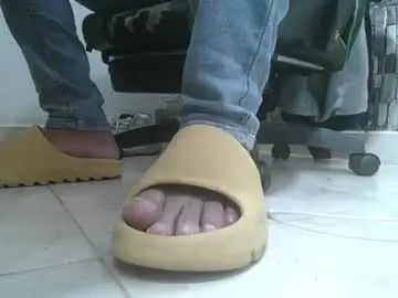 Chaturbate Private Sex Chat of srfindomfeet_