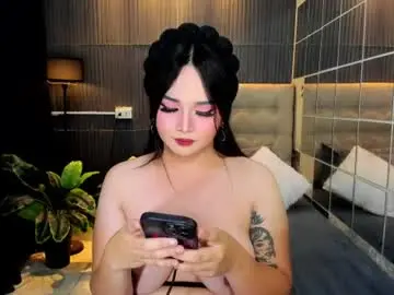 Chaturbate Live Sex Cam of princesshugecummer