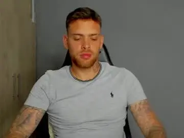 Chaturbate Live Porn of lukeglanton17