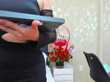 Chaturbate Live Sex Cam of collins_aria