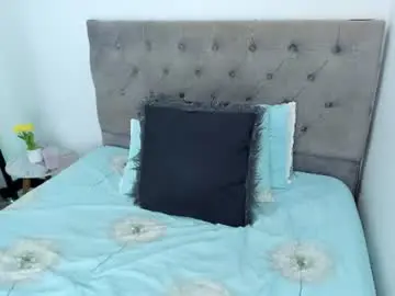 Chaturbate Free Live Porn of henlly22