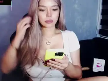 Chaturbate Watch Live Sex Cams of hotsexyhugetrans