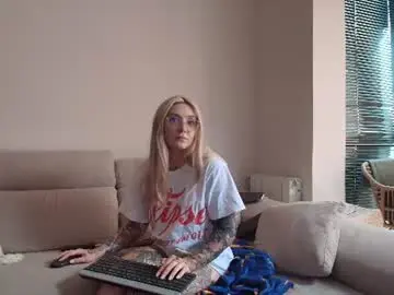 Chaturbate Adult Webcam of tattoobbgirl