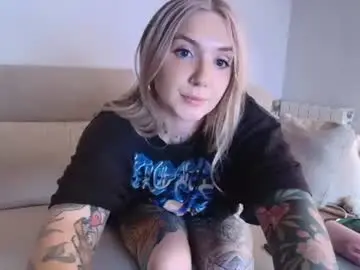 Chaturbate Adult Webcam of tattoobbgirl