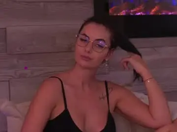 Chaturbate Sex Cam of glamourousmom