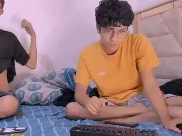 Chaturbate Free Porn Cam of star_twins18