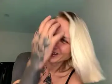 Chaturbate Live Sex Cam of blonde_fuck_couple