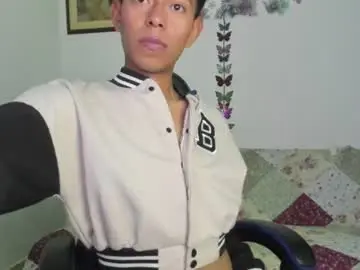 Chaturbate Best live sex cam show of cute_horny_friends