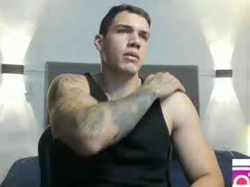 Chaturbate Adult Video Chat of axel_taylor21