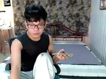 Chaturbate Live Sex Cam of urdreamboy_doms