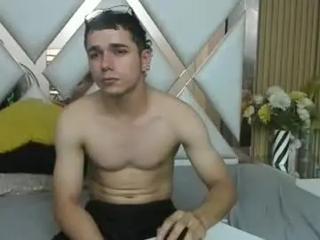 Chaturbate Best live sex cam show of zoeandalex_