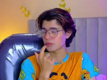 Chaturbate Live Sex Cam of derek_sinn