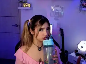 Chaturbate Best live sex cam show of emilykarterr
