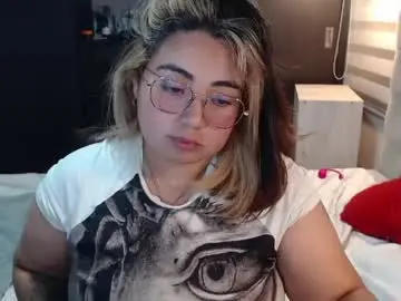 Chaturbate Nude Webcam of yini_angel07