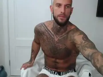 Chaturbate Live Sex Cam of maxi_foxxx