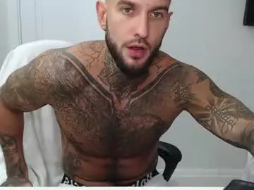 Chaturbate Live Sex Cam of maxi_foxxx